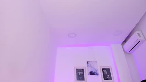 Snapshot of emelie_89 chatting on February 26, 11:54 am emelie_89 online show from February 26, 11:54 am