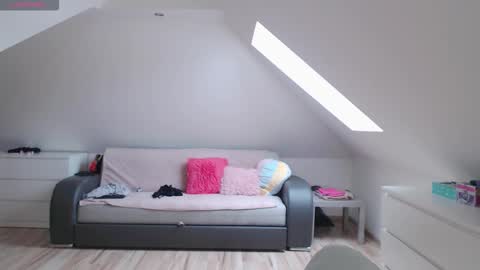 just me online show from January 11, 11:04 am