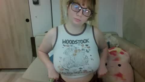 EmerieSkye online show from November 23, 3:25 pm