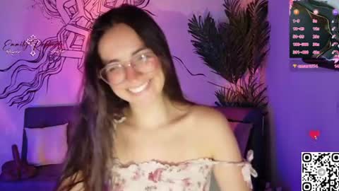 Emmily Roberts online show from June 24, 11:04 pm
