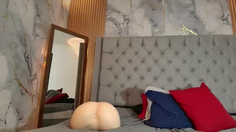 Emiily Carter online show from November 7, 12:05 am