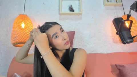 Emily online show from November 28, 12:41 pm