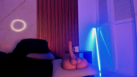   online show from October 7, 3:33 am