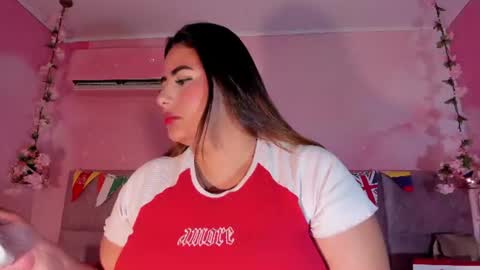 Emiily Grace online show from July 2, 11:38 am