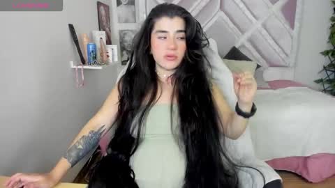 emilayton_ online show from March 5, 11:11 pm