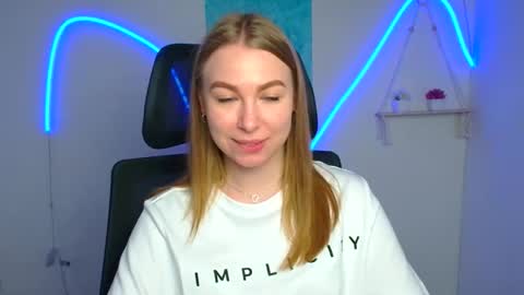 Emilia online show from May 5, 5:32 am