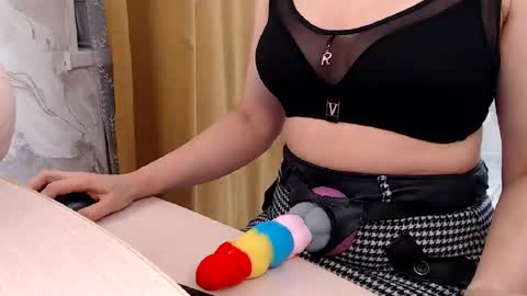 Snapshot of emilia_loki chatting on October 23, 6:58 pm Emilia loki online show from October 23, 6:58 pm