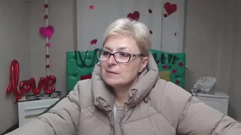 EmiliaGree online show from December 2, 6:43 pm