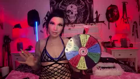 emilietreez online show from June 7, 8:54 am