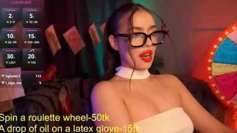 Snapshot of emiliyaroude chatting on September 20, 1:42 pm  Emiliya  online show from September 20, 1:42 pm