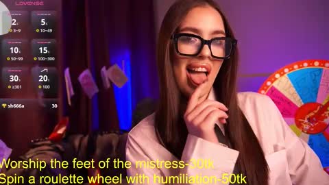 Snapshot of emiliyaroude chatting on October 4, 1:06 pm  Emiliya  online show from October 4, 1:06 pm