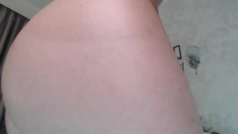 Emily online show from November 21, 8:22 pm