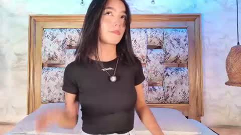 emily_dempsey online show from July 3, 7:09 pm