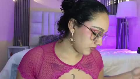 Emily online show from August 3, 7:19 pm