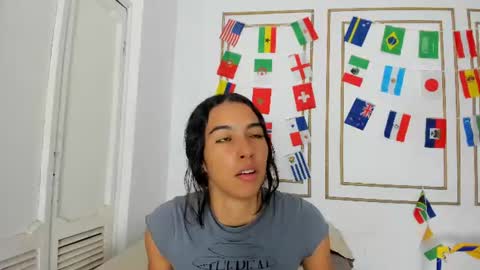 emily_gaviria1 online show from July 14, 12:10 pm
