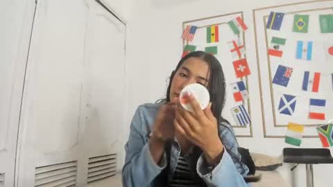emily_gaviria1 online show from July 8, 12:18 pm