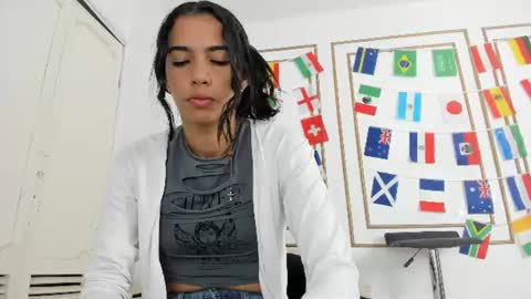 emily_gaviria1 online show from June 25, 12:07 pm