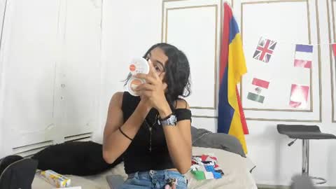 emily_gaviria1 online show from June 16, 1:45 pm