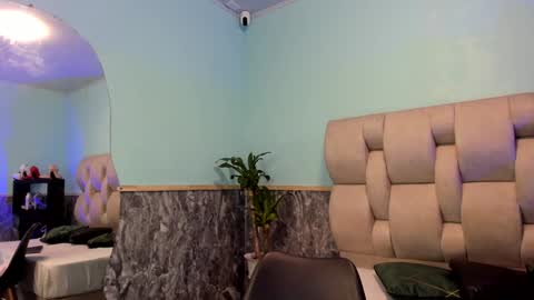 Snapshot of emily_jones3 chatting on January 18, 11:54 am Emily online show from January 18, 11:54 am