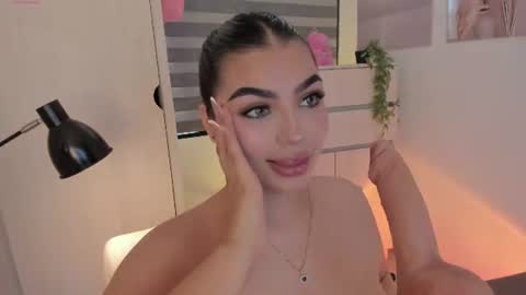 EmilyKenner  Independent model  online show from July 24, 12:47 pm
