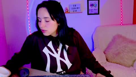 Emily Lindey online show from July 11, 7:52 am