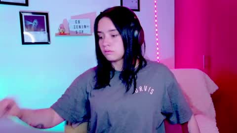 Emily Lindey online show from June 21, 8:18 am