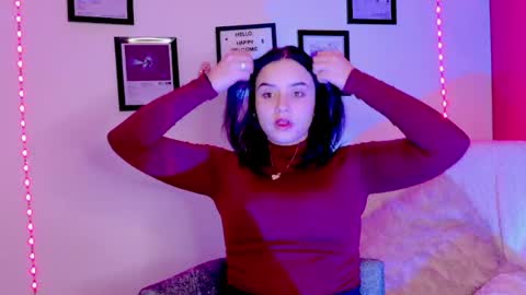 Emily Lindey online show from July 27, 5:48 am