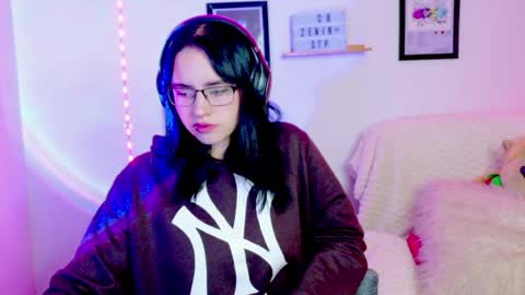 Emily Lindey online show from June 11, 2:53 am