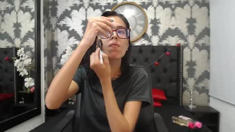 Snapshot of emily_loperaa chatting on March 1, 6:00 pm Emily online show from March 1, 6:00 pm