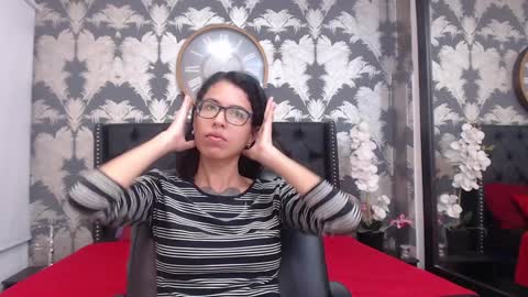 Snapshot of emily_loperaa chatting on January 31, 4:27 pm Emily online show from January 31, 4:27 pm