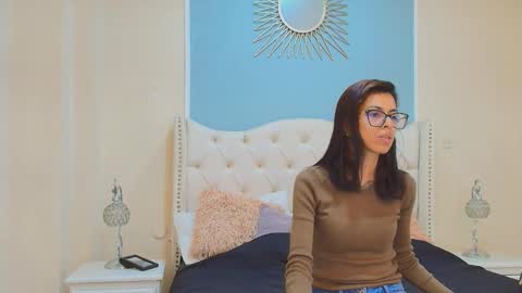 Snapshot of emily_loperaa chatting on September 14, 11:24 pm Emily online show from September 14, 11:24 pm