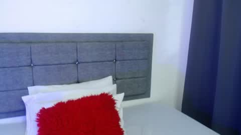 emily_milff online show from July 2, 11:49 am