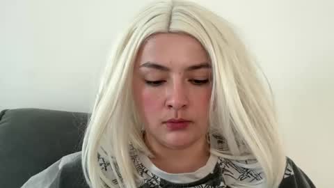 emily_morning_dew online show from March 16, 5:44 am