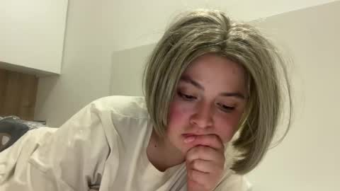 emily_morning_dew online show from June 27, 9:32 pm