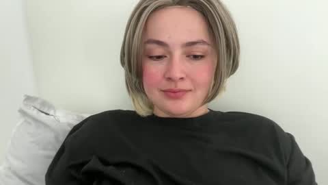 emily_morning_dew online show from April 29, 6:16 am