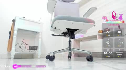 emili online show from November 16, 10:59 am