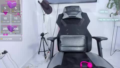 Snapshot of emily_palmeer chatting on October 14, 11:57 am emily_palmeer online show from October 14, 11:57 am