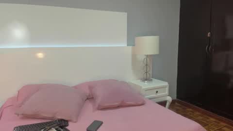 Snapshot of emily_roberts1 chatting on February 14, 12:03 pm Emily online show from February 14, 12:03 pm