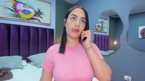 Snapshot of emily_roberts1 chatting on February 9, 11:15 pm Emily online show from February 9, 11:15 pm