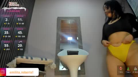 Snapshot of emily_roberts1 chatting on December 31, 11:31 am Emily online show from December 31, 11:31 am