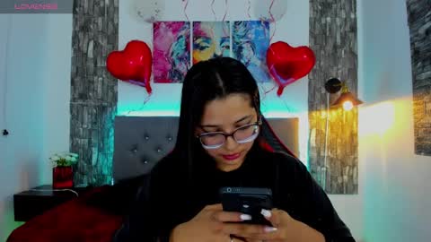 Snapshot of emily_sc chatting on February 15, 10:43 pm emily_sc online show from February 15, 10:43 pm