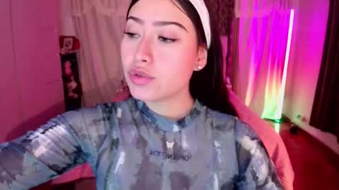 Emily  Swan online show from January 17, 2:52 am