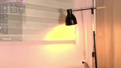 Snapshot of emily_sweett12 chatting on September 9, 1:33 pm Emily online show from September 9, 1:33 pm