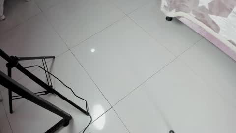 Snapshot of emily_sweett12 chatting on February 8, 12:39 pm Emily online show from February 8, 12:39 pm