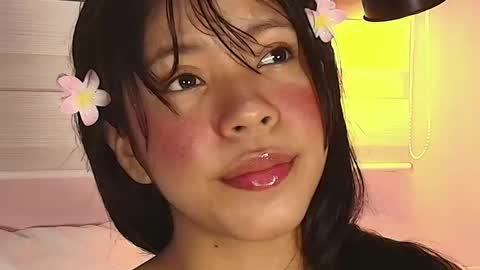 Snapshot of emily_sweett12 chatting on October 6, 12:33 pm Emily online show from October 6, 12:33 pm