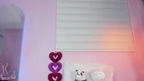 Snapshot of emily_sweett12 chatting on March 7, 12:34 pm Emily online show from March 7, 12:34 pm
