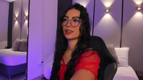 emily_tolson online show from June 11, 8:38 pm