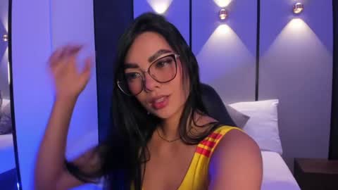 emily_tolson online show from June 17, 7:37 pm