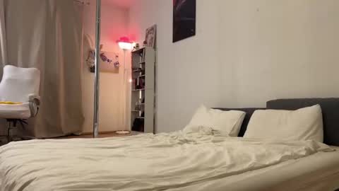 Lia online show from March 19, 4:00 pm