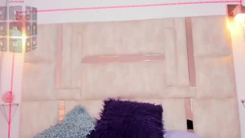 Snapshot of emily_walker4 chatting on September 26, 12:58 pm emily_walker4 online show from September 26, 12:58 pm